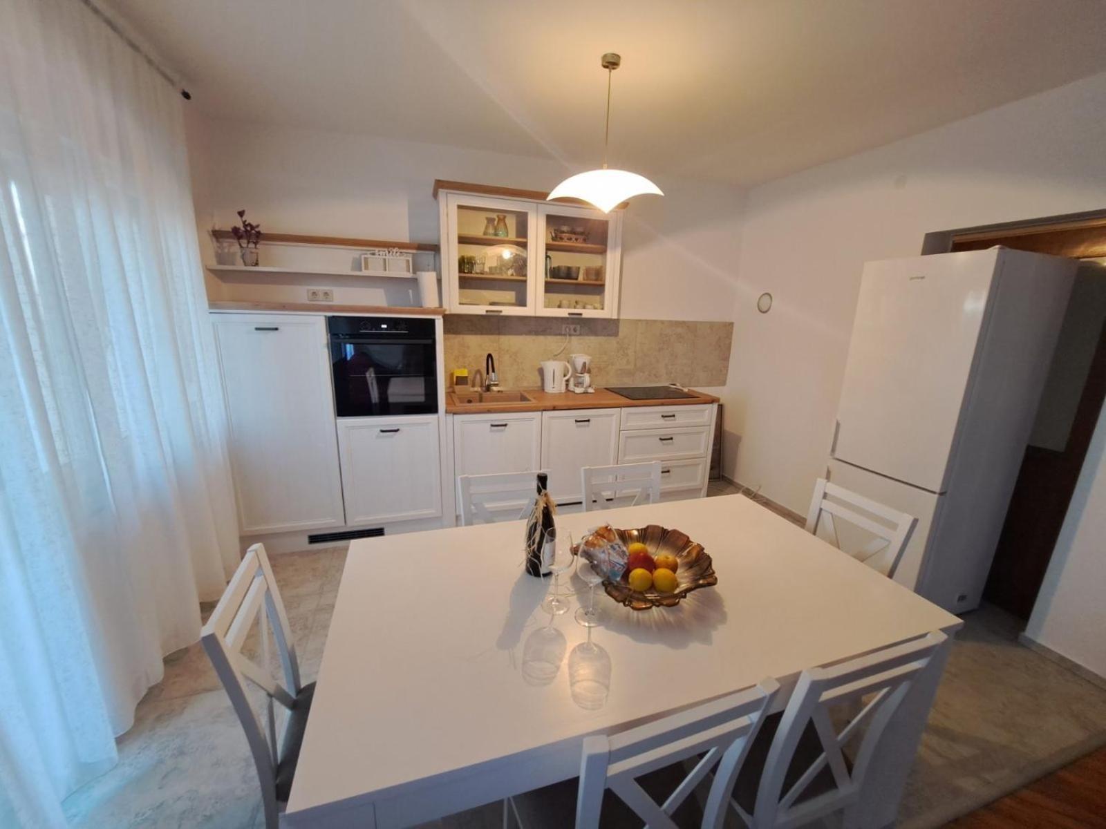 Apartments With A Parking Space Novi Vinodolski - 2423 部屋 写真