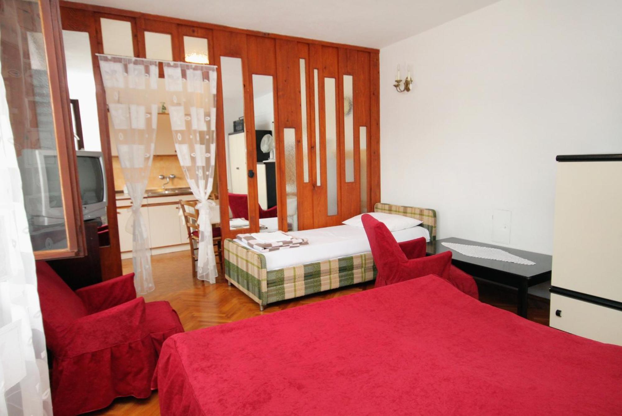 Apartments With A Parking Space Novi Vinodolski - 2423 部屋 写真