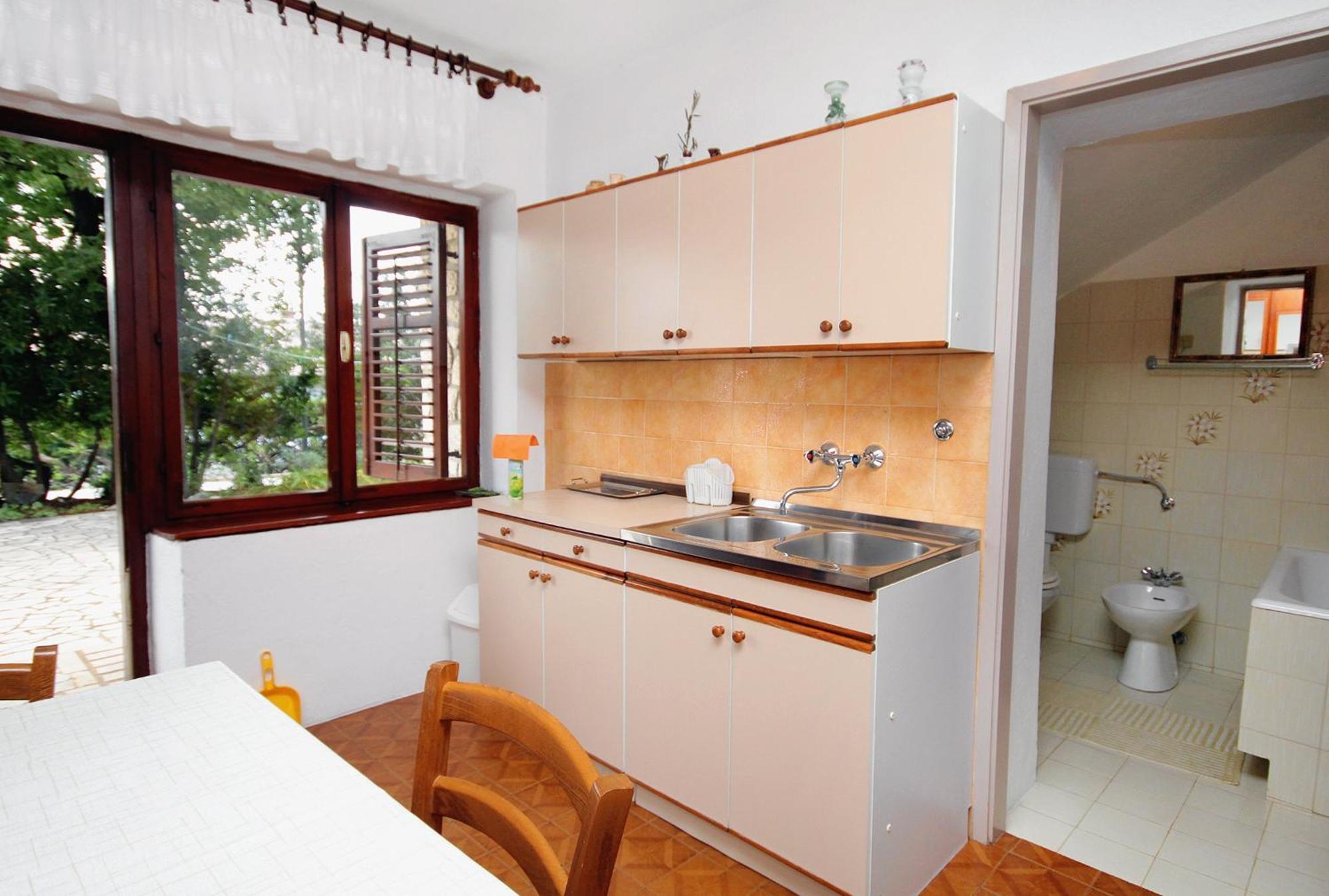 Apartments With A Parking Space Novi Vinodolski - 2423 部屋 写真